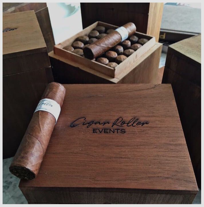 Caja Puros  Cigar Roller